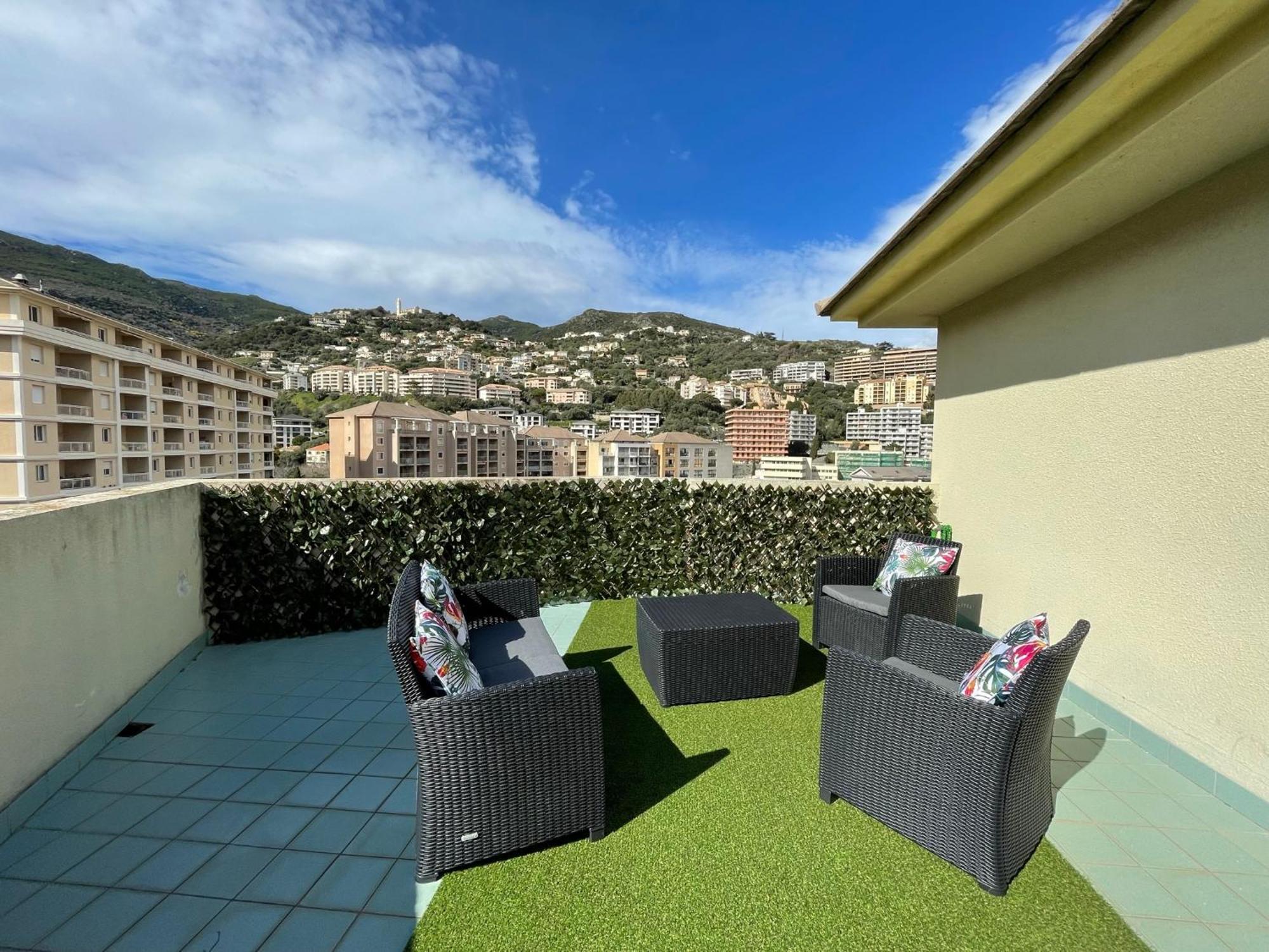 Grand T2 Proche Centre Ville, Vue Mer Et Montagne 巴斯蒂亚 外观 照片