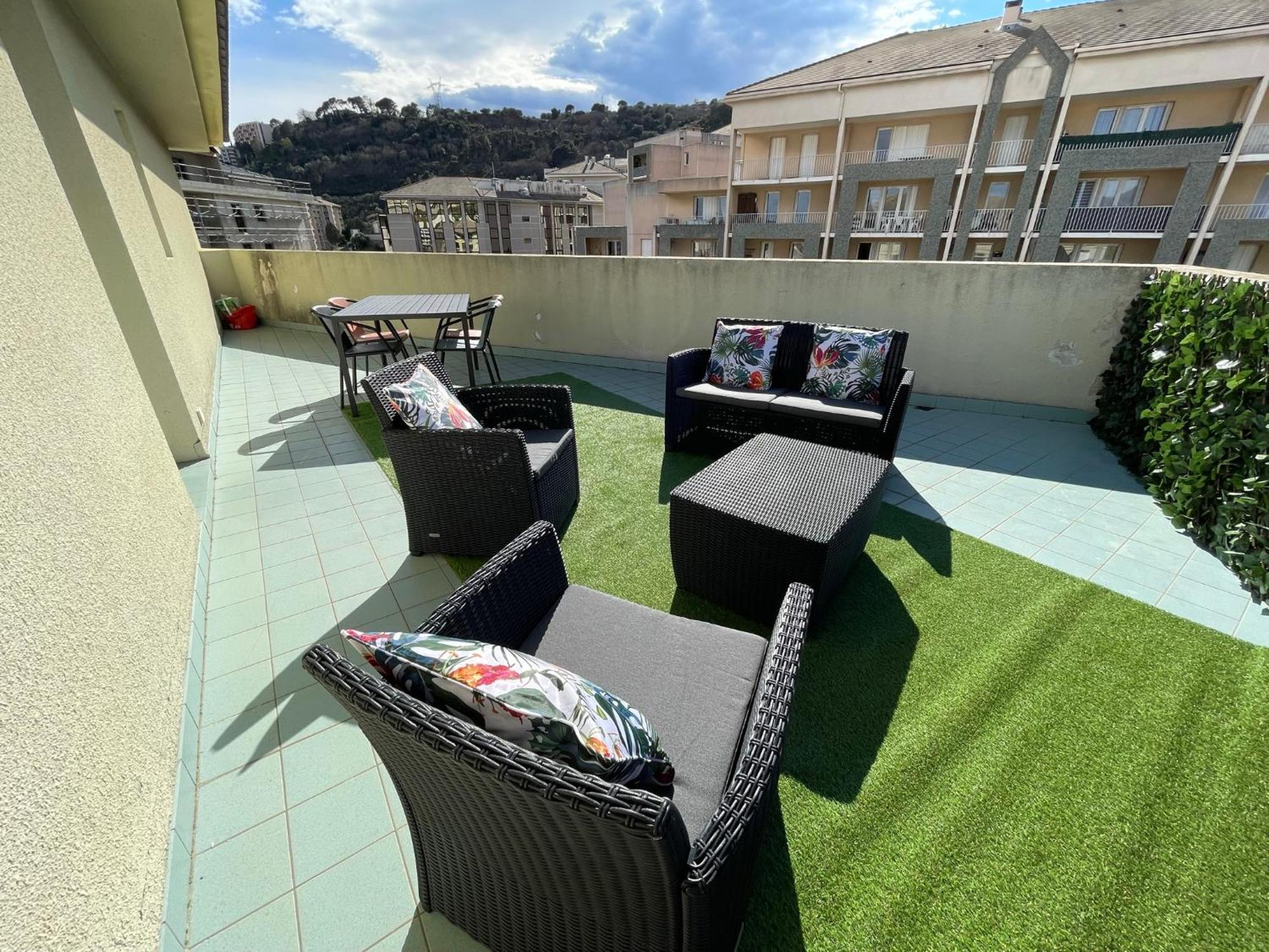 Grand T2 Proche Centre Ville, Vue Mer Et Montagne 巴斯蒂亚 外观 照片